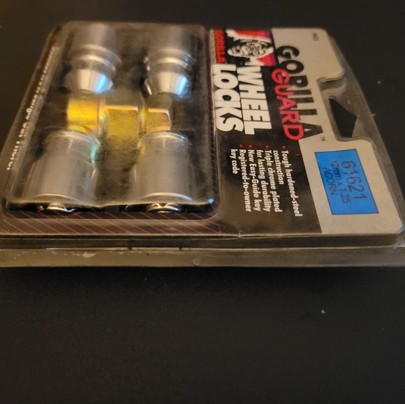 GORILLA GUARD WHEEL LOCKS - Picture 6 of 14